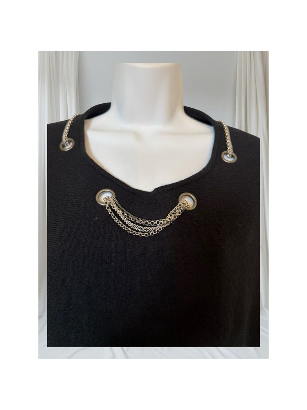 Neiman Marcus 100% Cashmere Black Sweater with Chain Detail Neckline - Picture 4 of 9